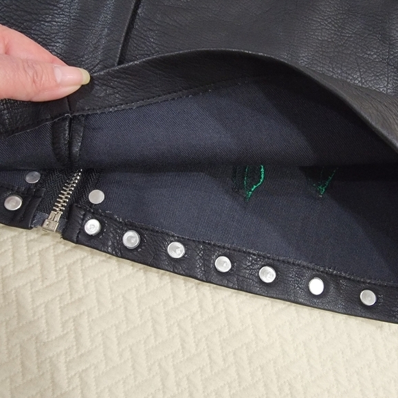 Molly Green Black Faux Leather Floral Embroidery Skirt Studs Zipper Front Size S - Picture 12 of 15
